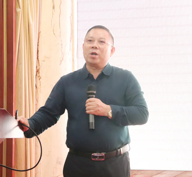 永乐高生物闪灼山东畜牧会，共绘畜禽养殖新篇章